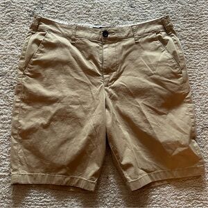 Hollister Men's Tan Shorts